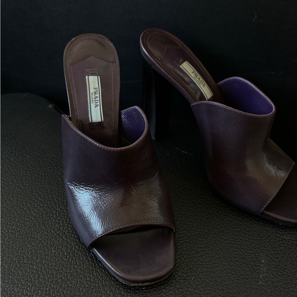 Prada heels - Picture 1 of 7
